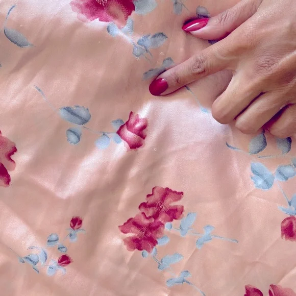 Pink and Red Floral Robe and Nightgown Set with Tie Closures Size 3X - Picture 7 of 15